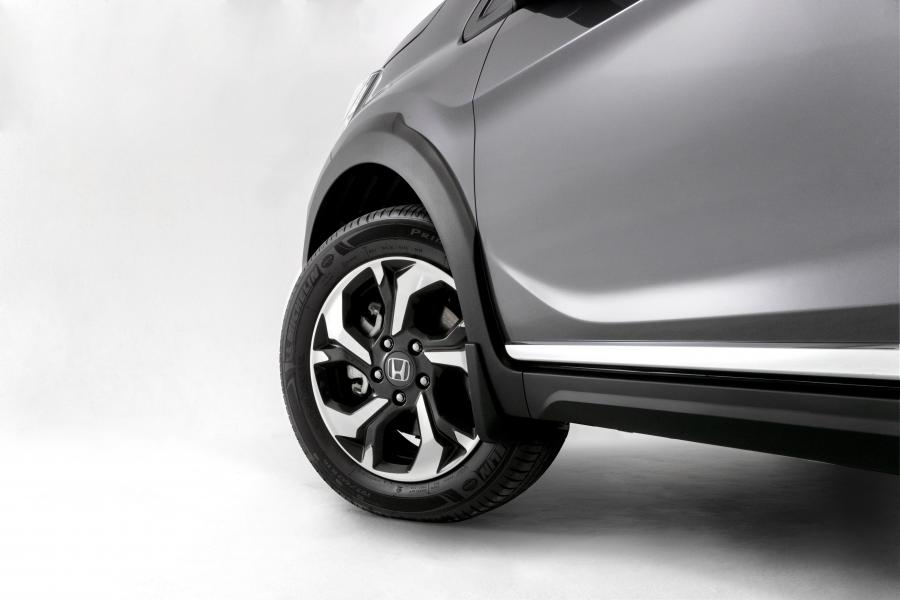 Детали экстерьера Honda BR-V 2016 года  (ZA) (фото 25 из 38)